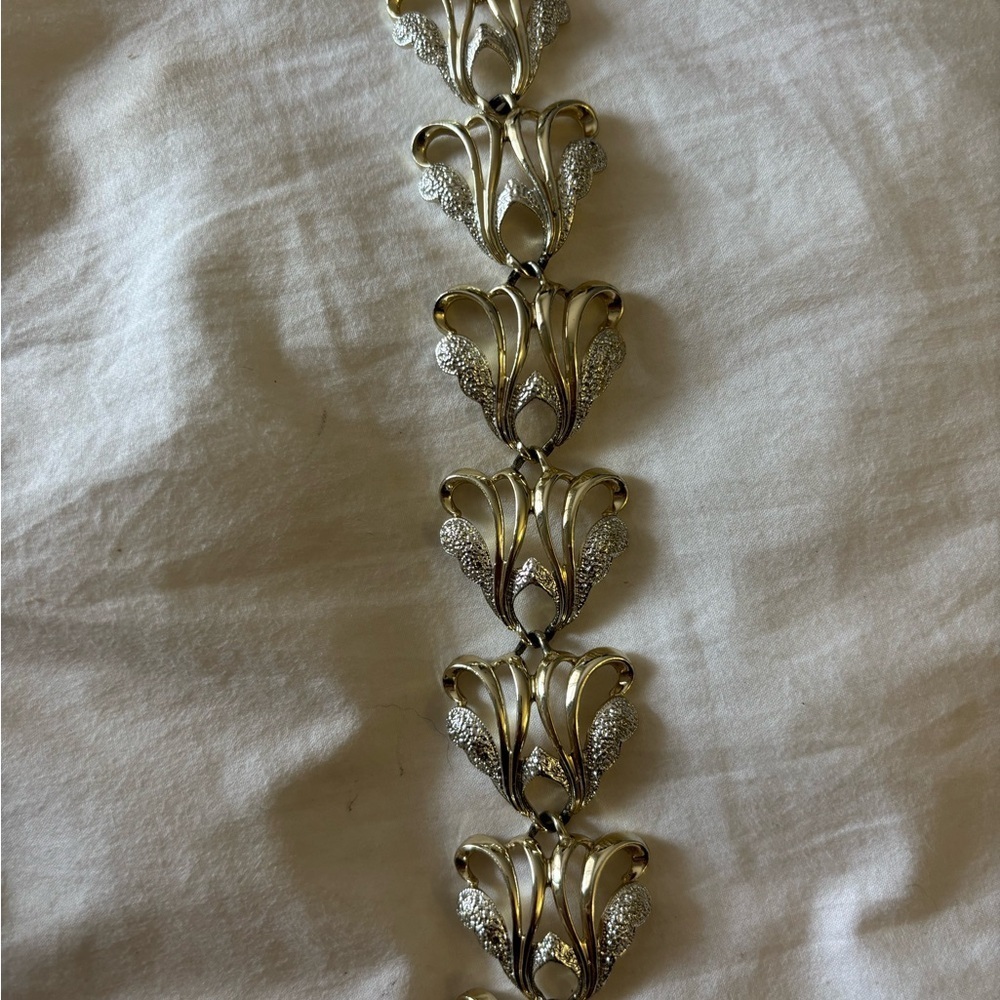 Sarah Coventry Vintage Gold and Silver Floral Bracelet - Picture 3 of 6